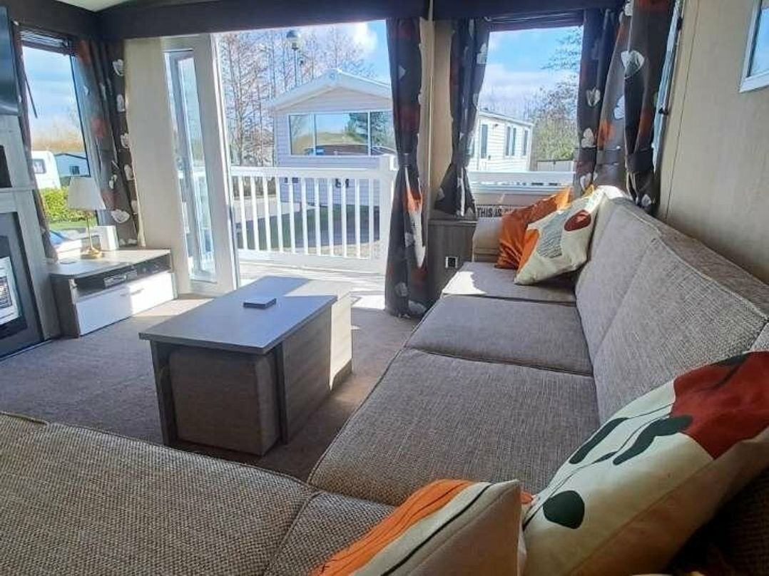 Marton Mere Holiday Village - Holiday Accommodation 7193