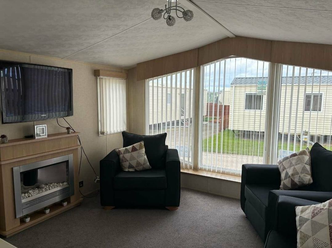 Golden Gate Holiday Centre - Holiday Accommodation 7296