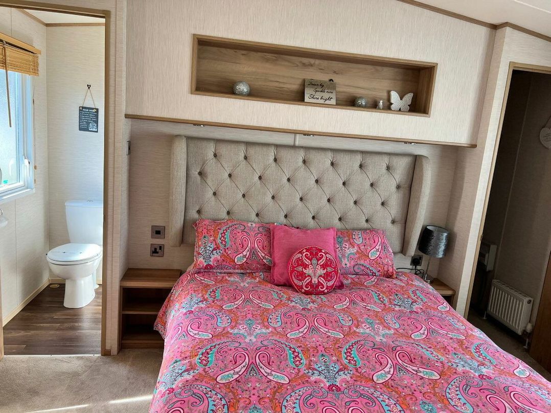 Marton Mere Holiday Village - Holiday Accommodation 7507