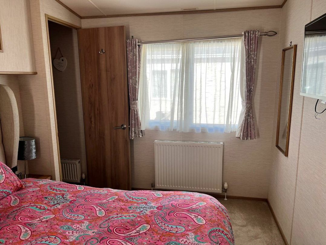 Marton Mere Holiday Village - Holiday Accommodation 7507
