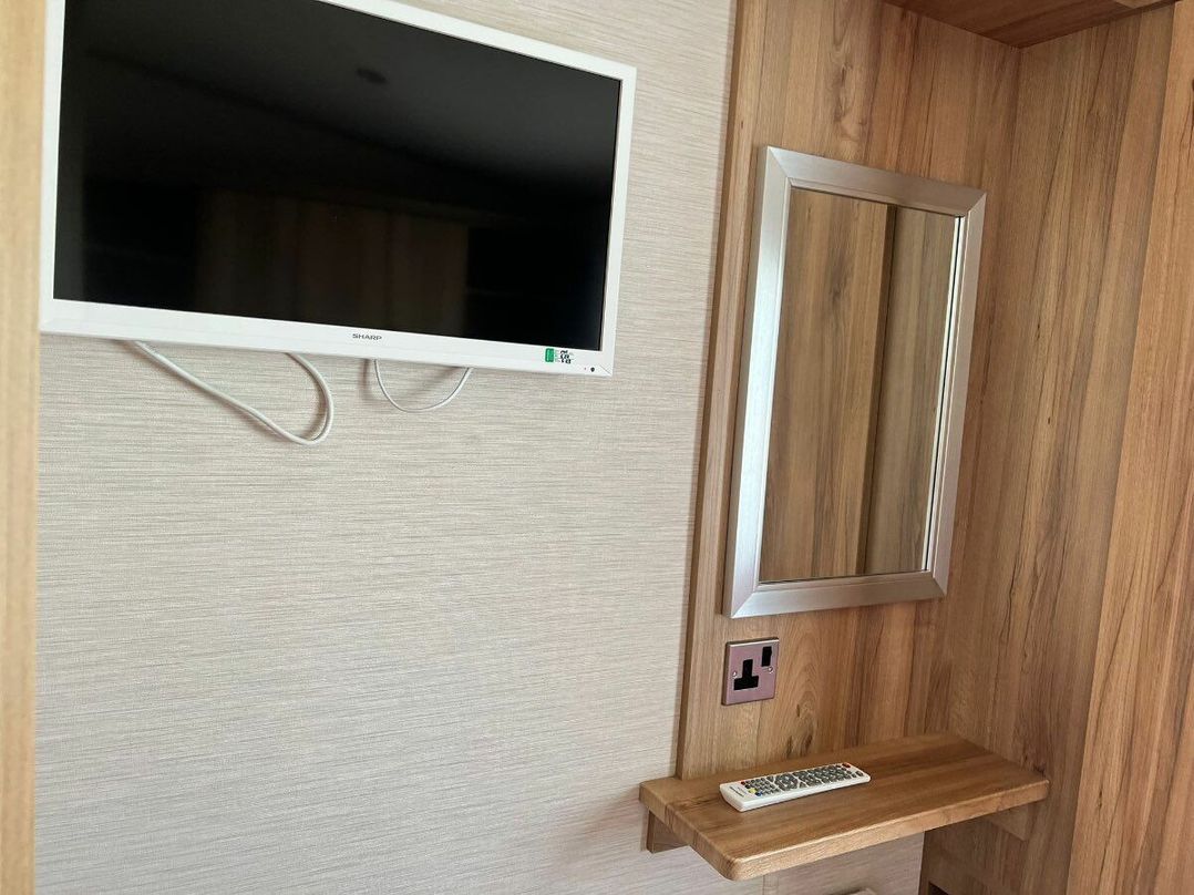 Marton Mere Holiday Village - Holiday Accommodation 7507