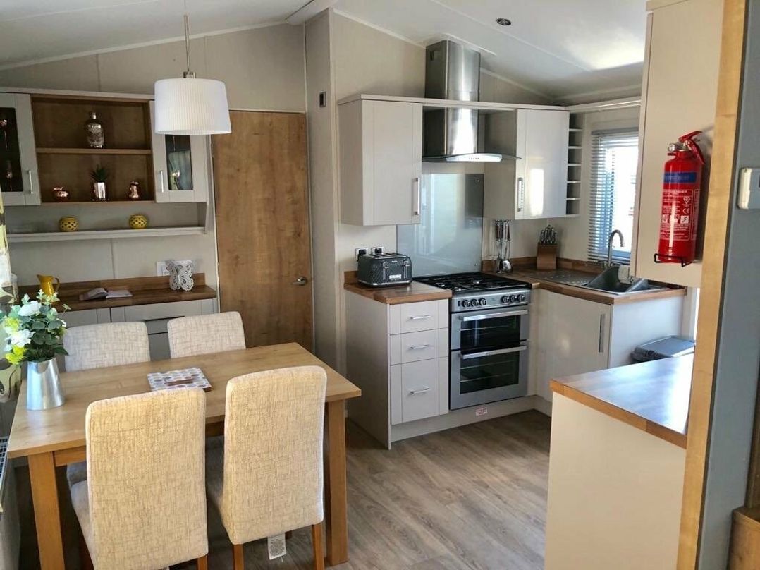 Tattershall Lakes Country Park - Holiday Accommodation 7565