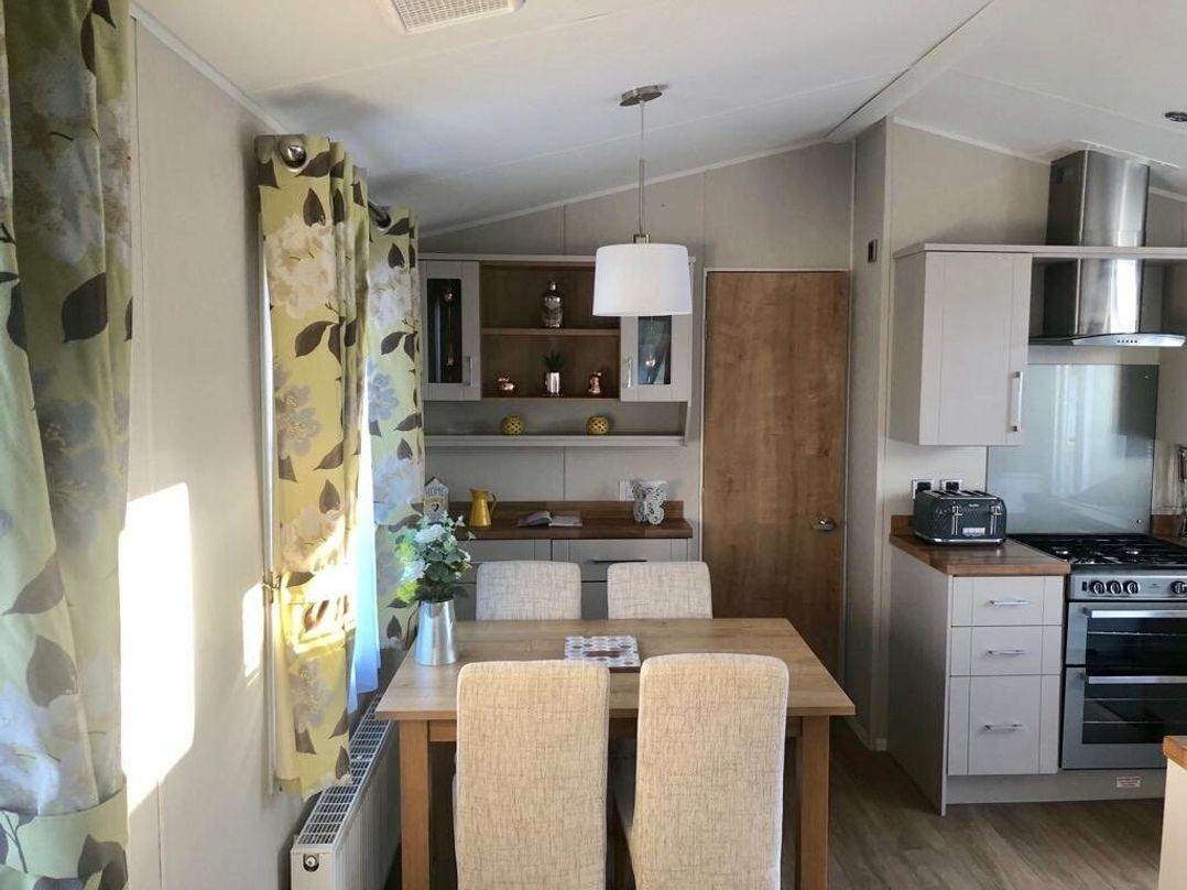 Tattershall Lakes Country Park - Holiday Accommodation 7565