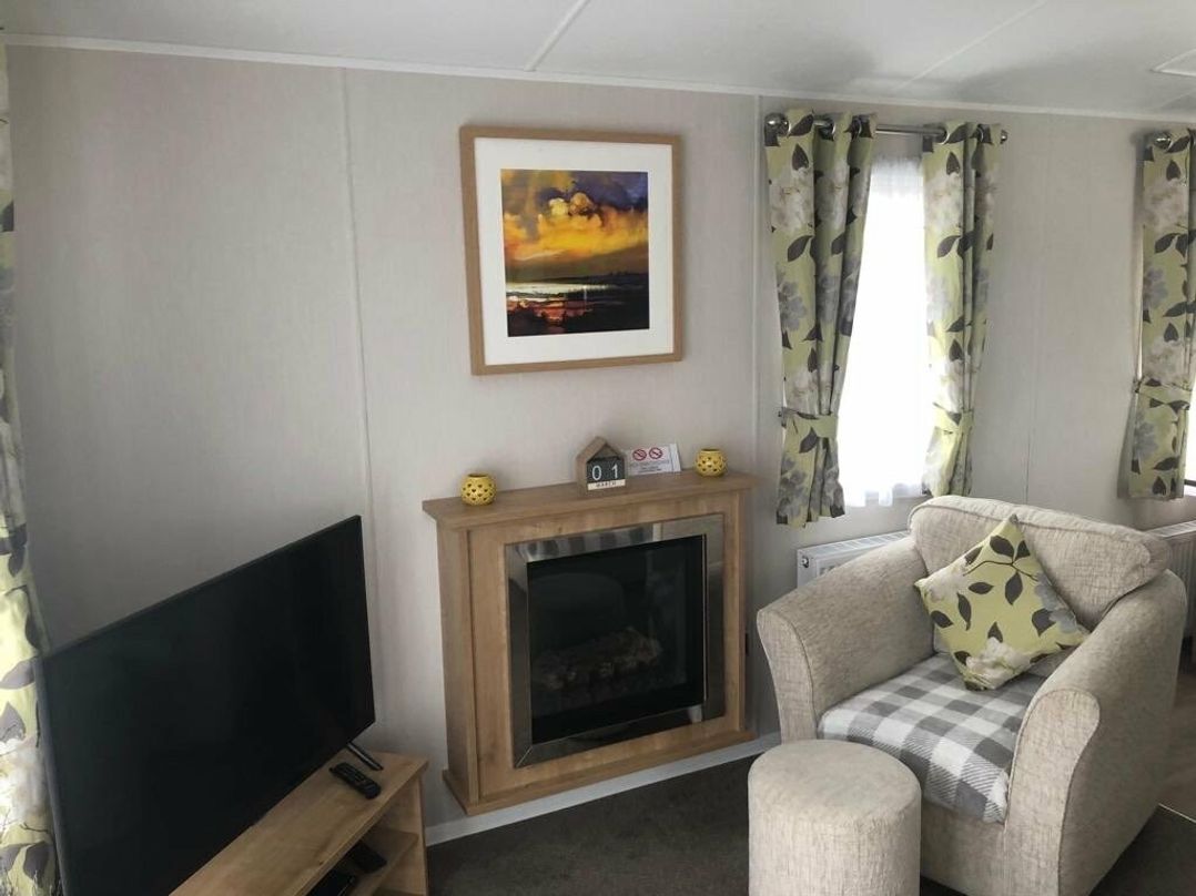 Tattershall Lakes Country Park - Holiday Accommodation 7565