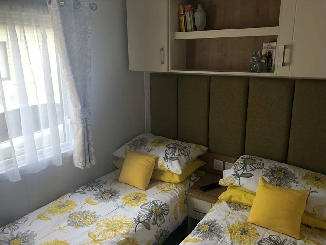 Tattershall Lakes Country Park - Holiday Accommodation 7565