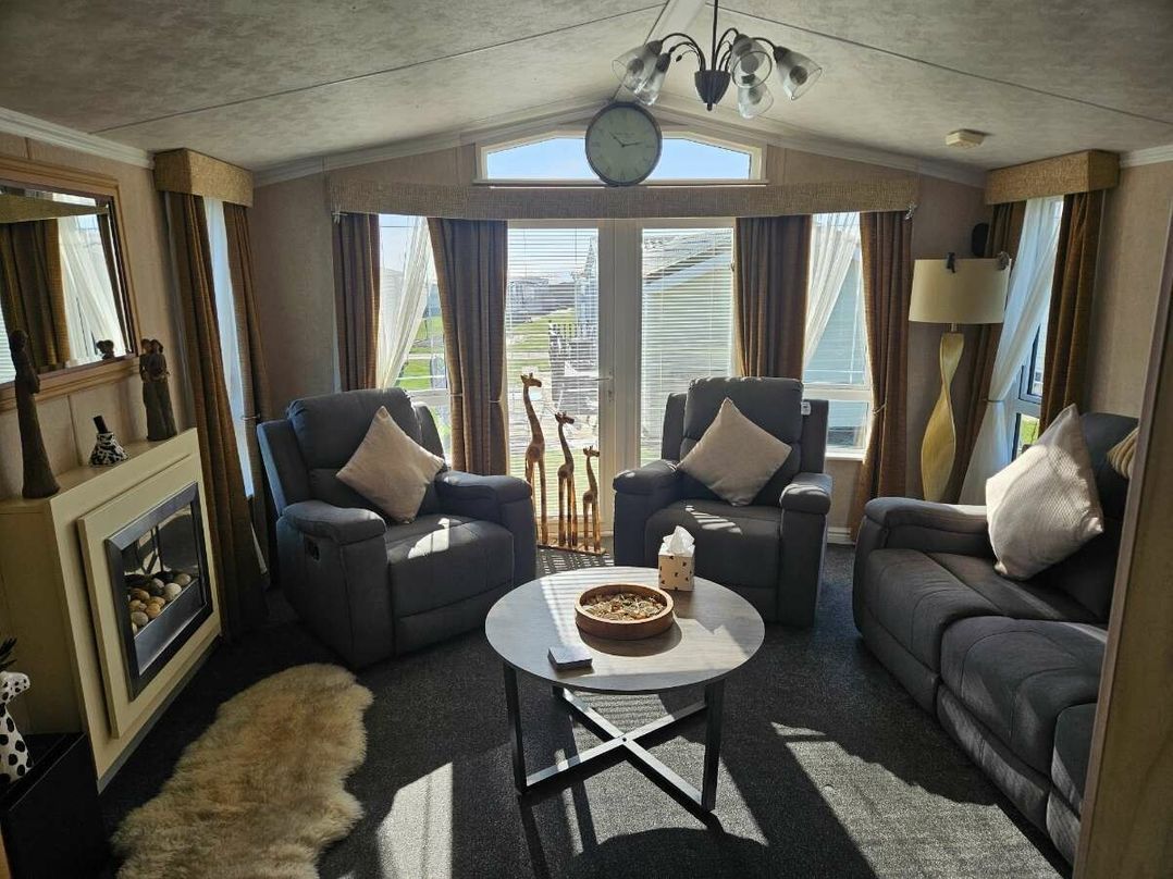 Red Lion Holiday Park - Holiday Accommodation 7608