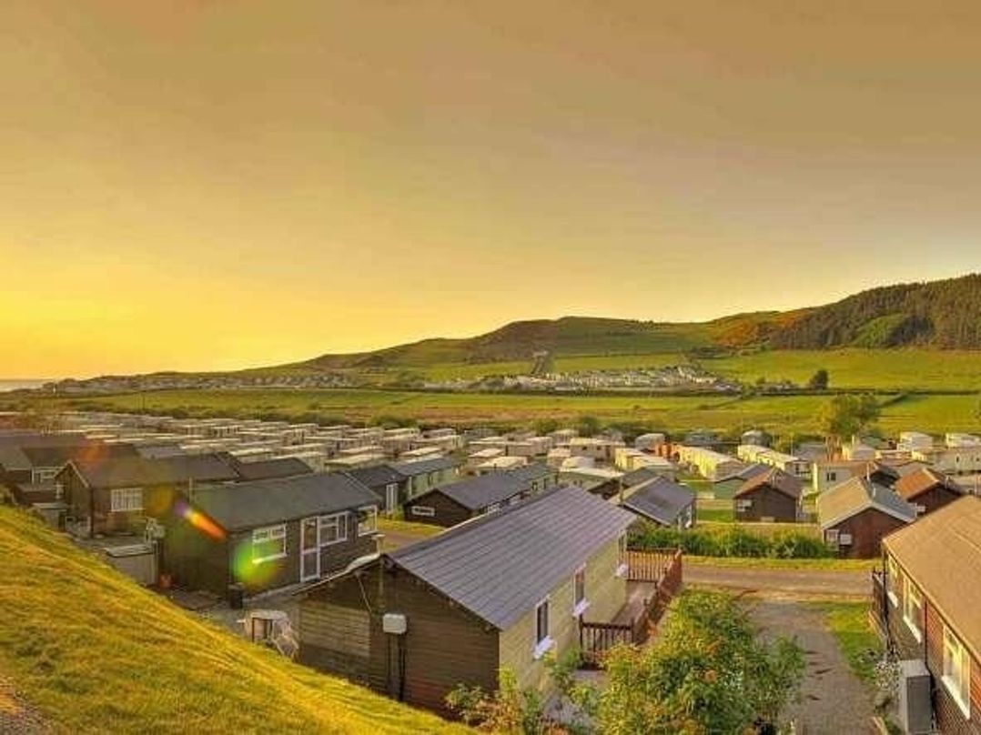 Clarach Bay Holiday Village - Holiday Accommodation 7666