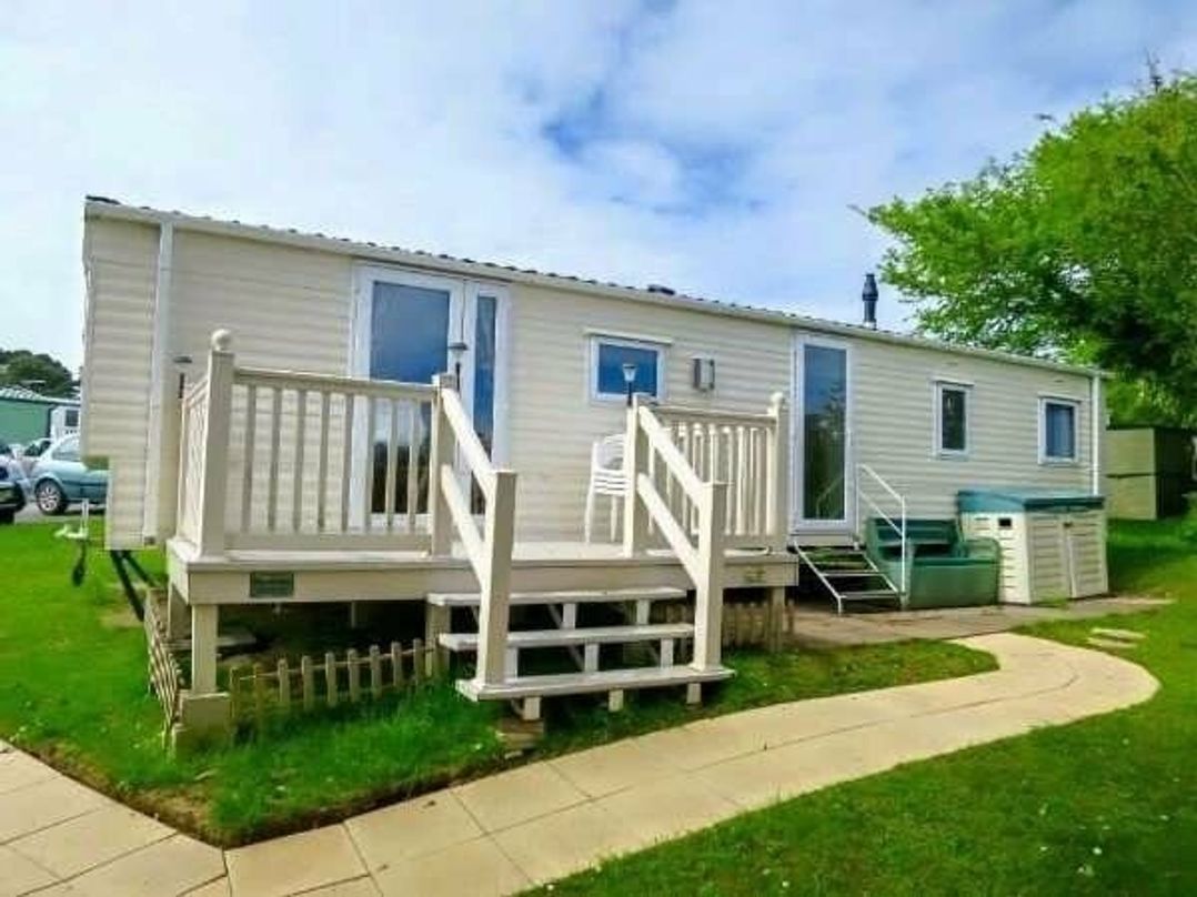 Looe Bay Holiday Park - Holiday Accommodation 772