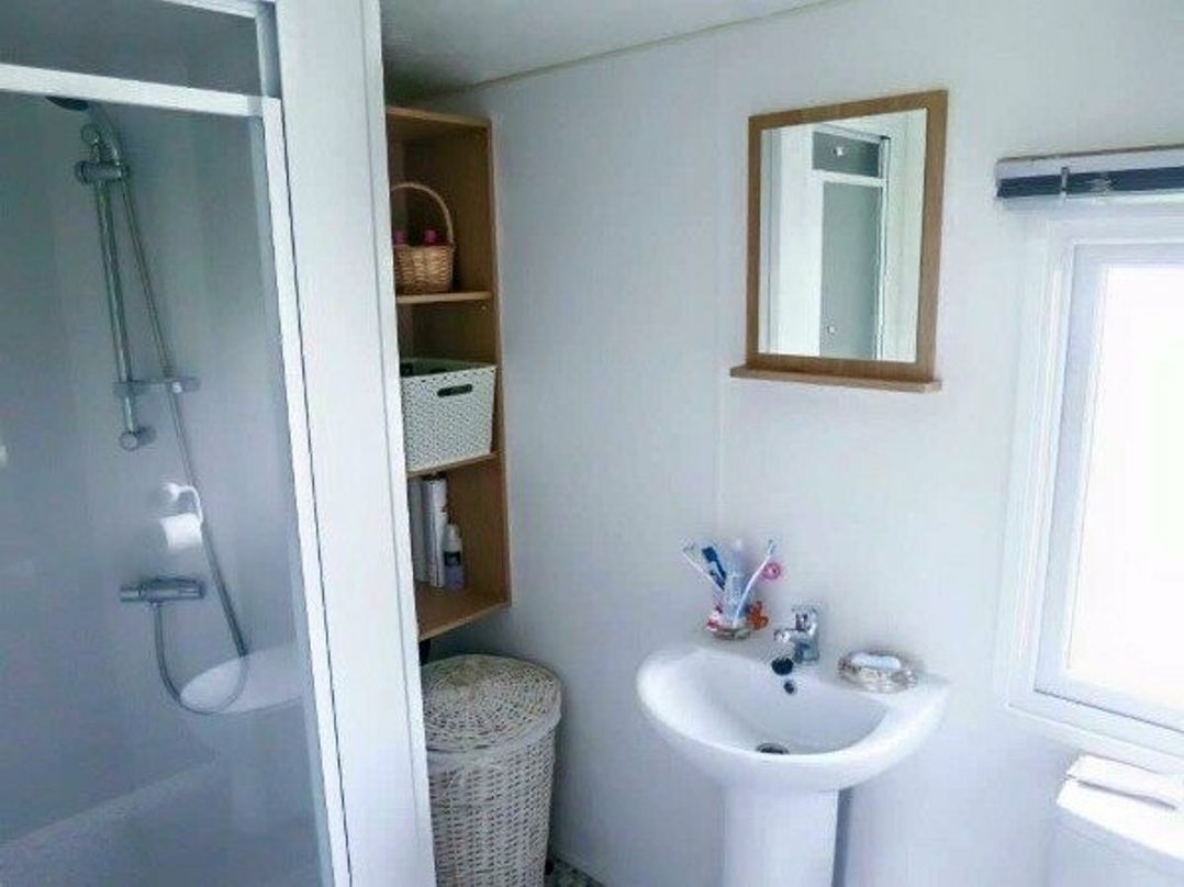 Looe Bay Holiday Park - Holiday Accommodation 772