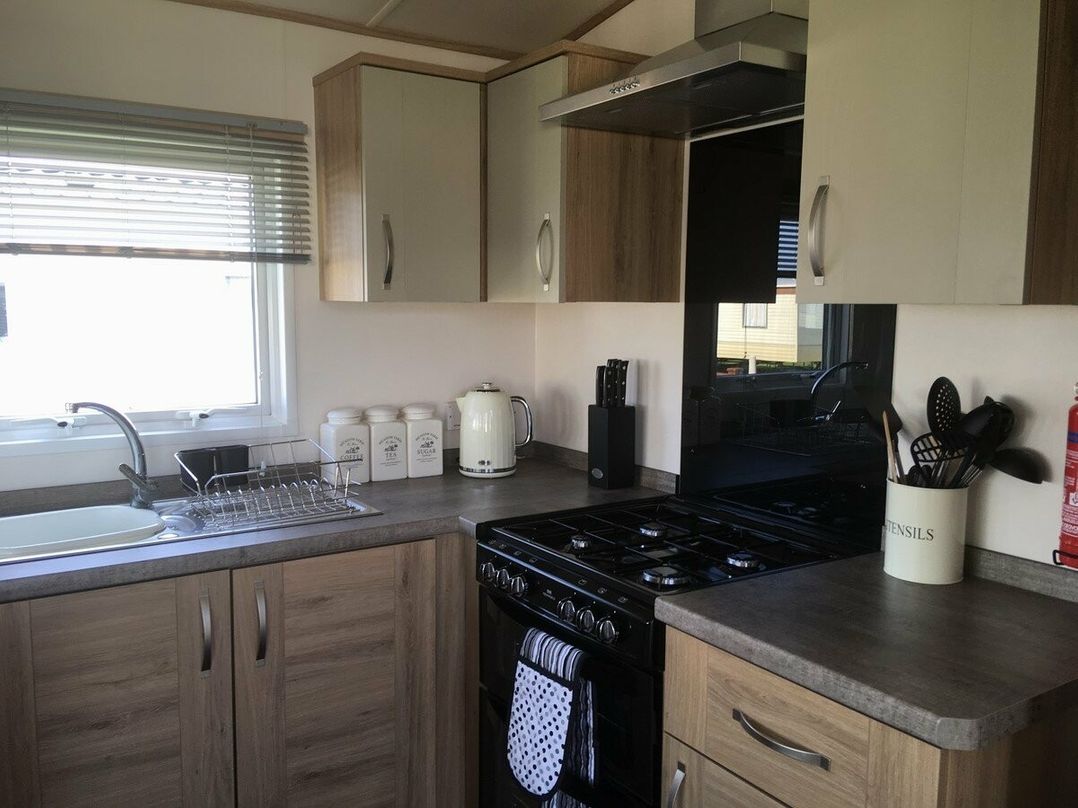 Kingfisher Caravan Park - Holiday Accommodation 7881