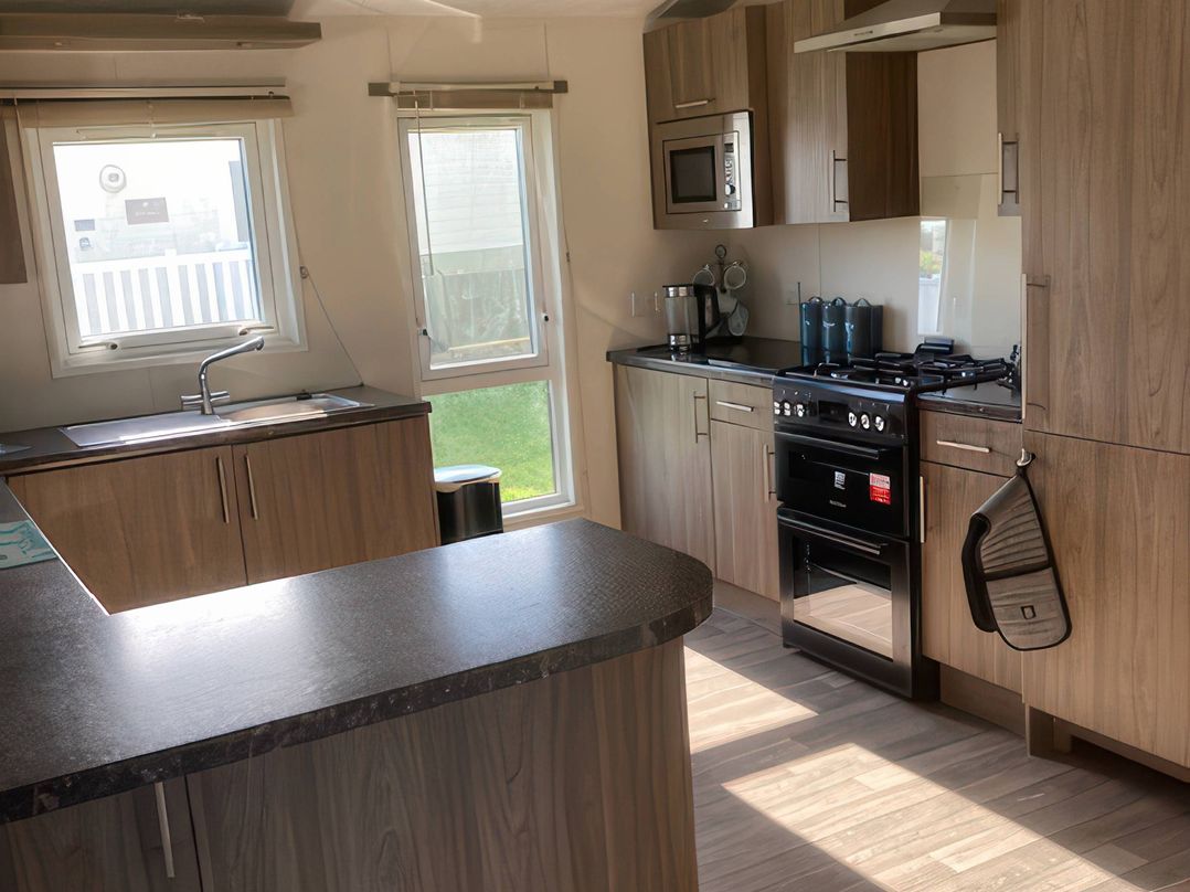 White Acres Holiday Park - Holiday Accommodation 8002