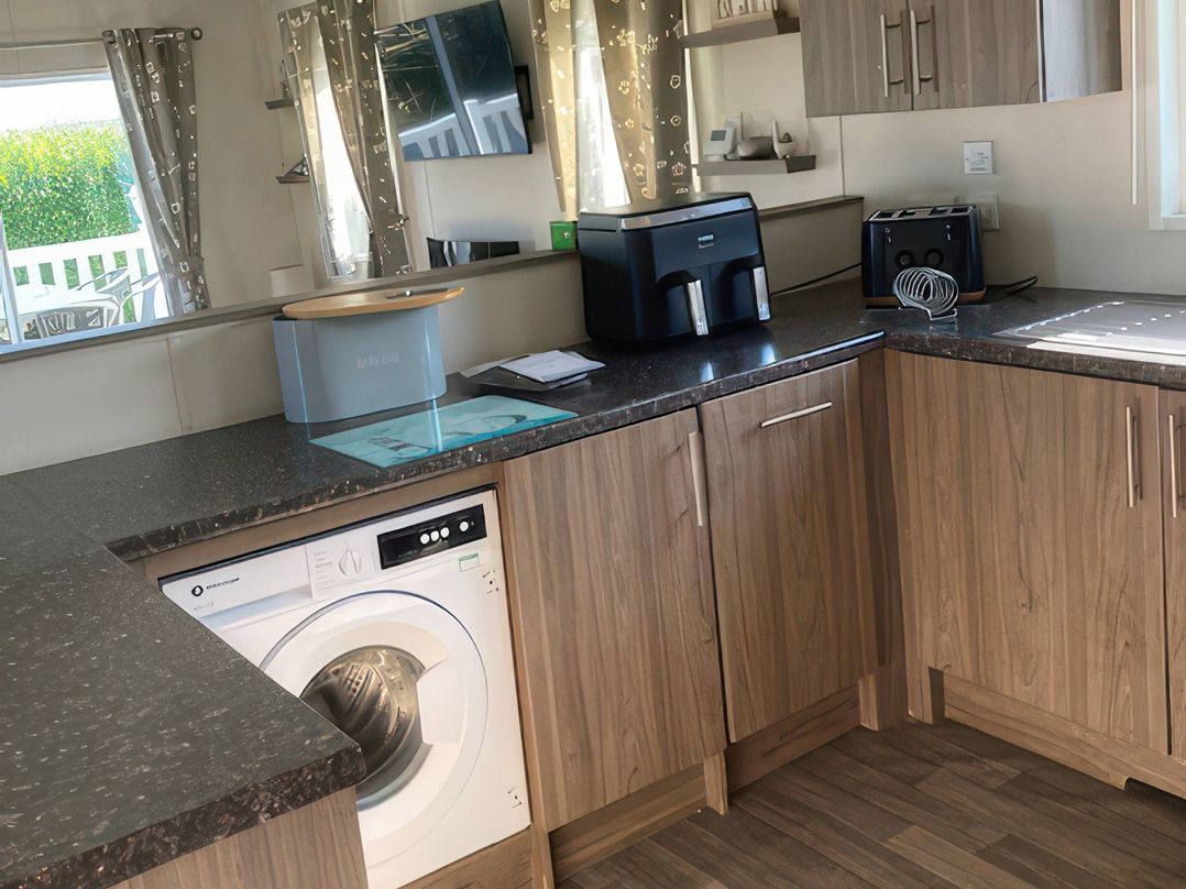 White Acres Holiday Park - Holiday Accommodation 8002