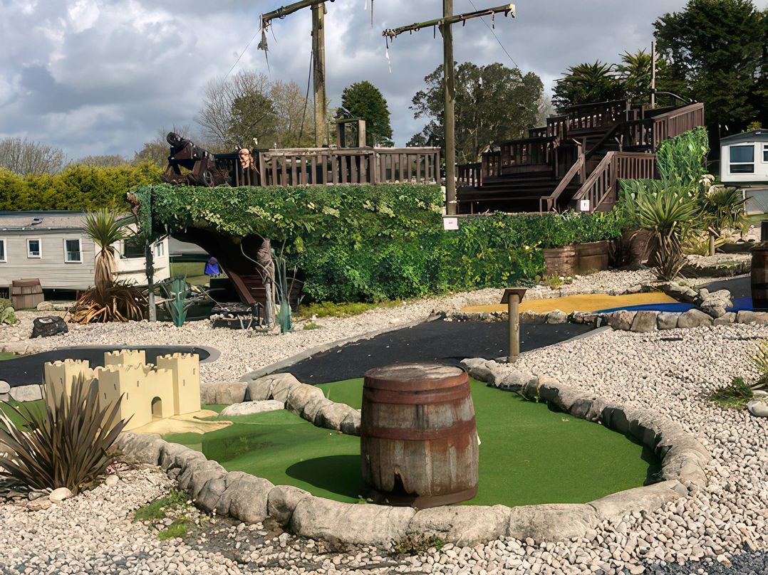 White Acres Holiday Park - Holiday Accommodation 8002