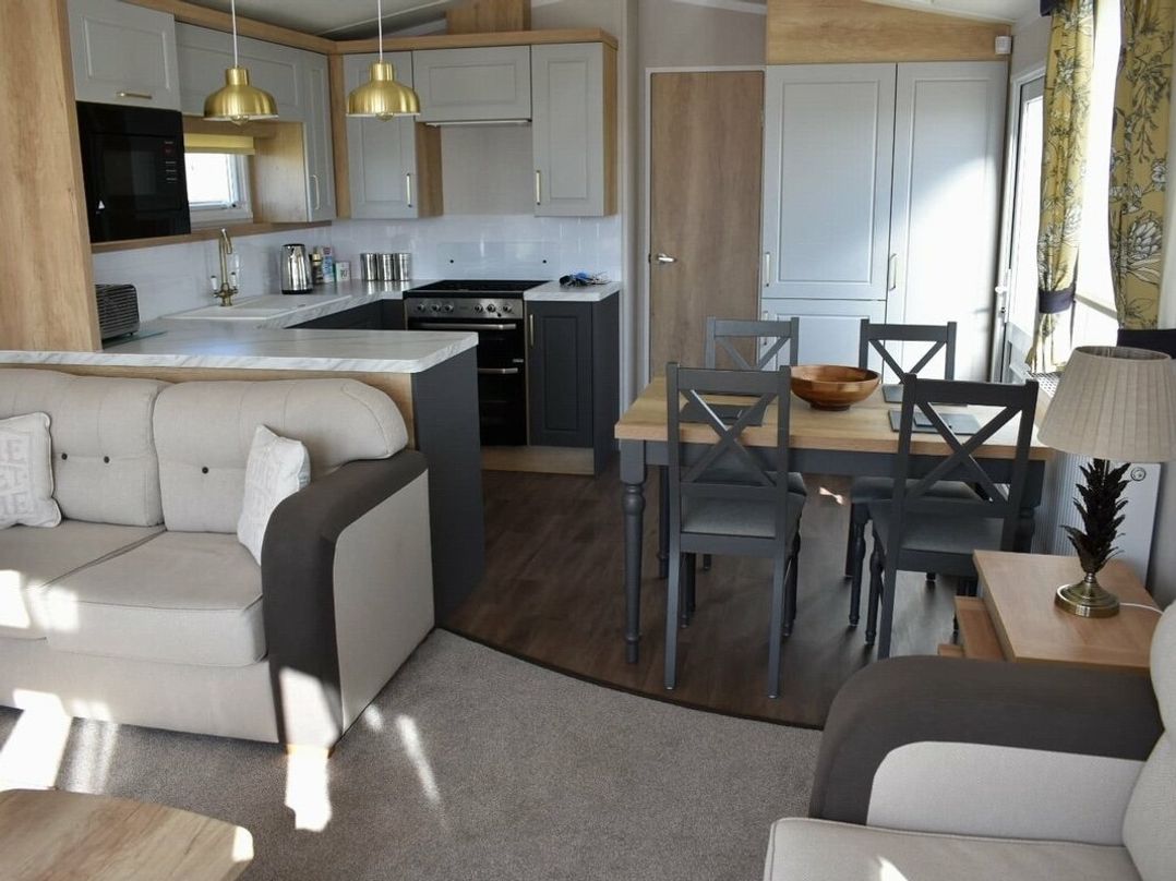 Blue Dolphin Holiday Park - Holiday Accommodation 8128