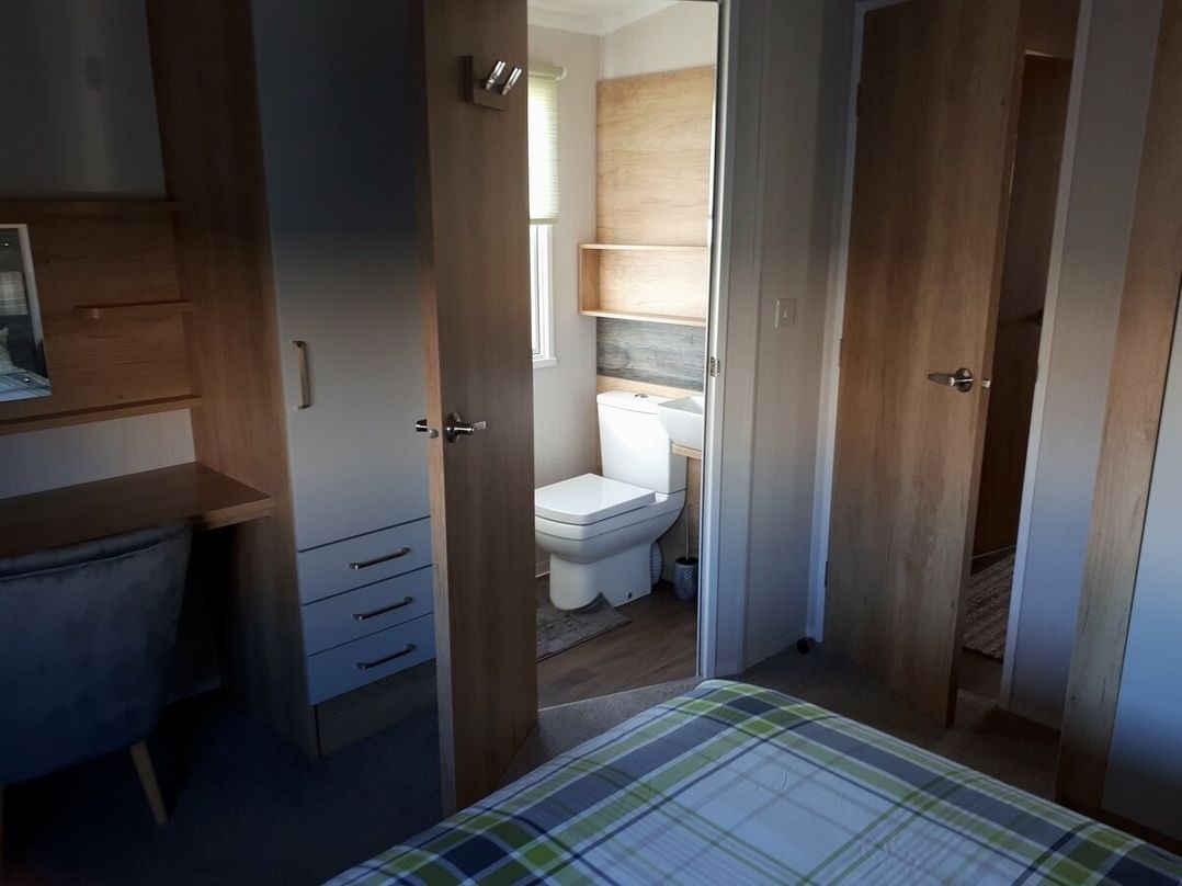 Blue Dolphin Holiday Park - Holiday Accommodation 8128