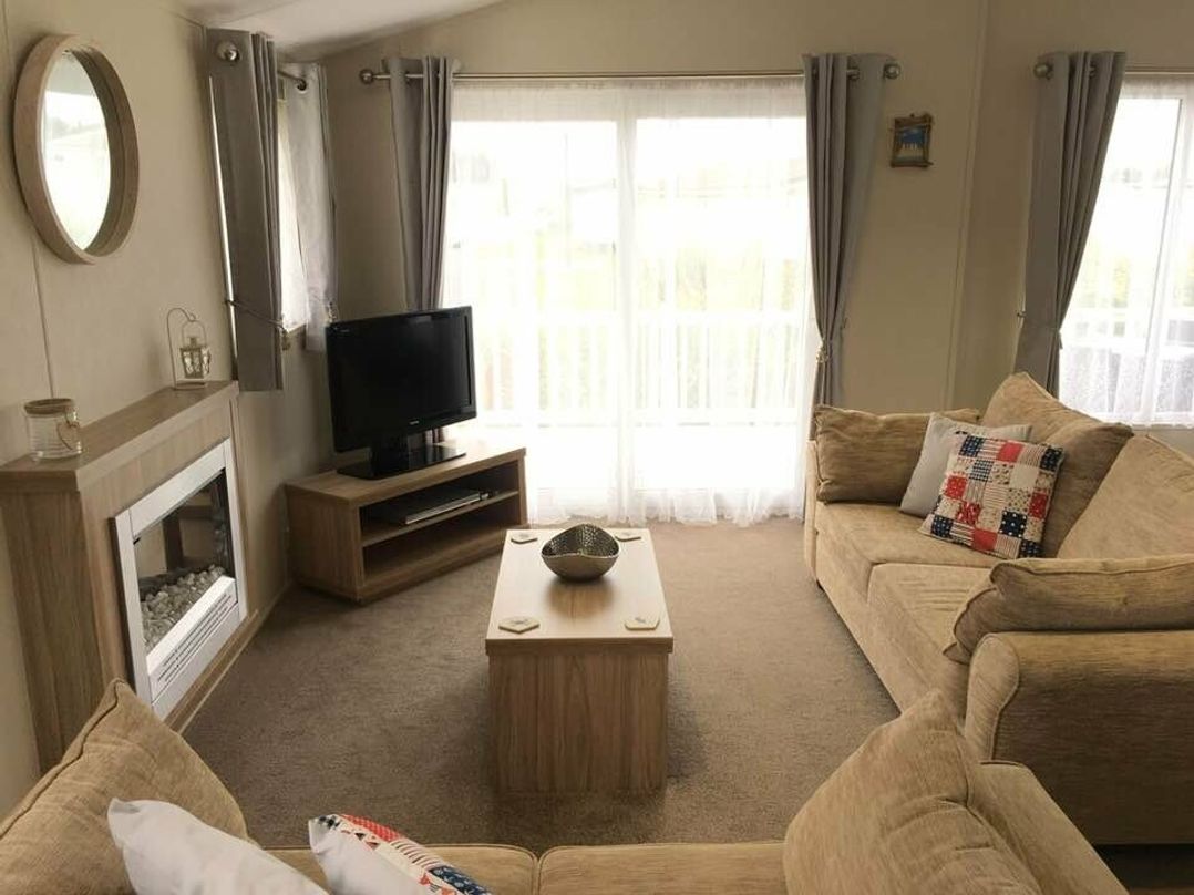 Manor Park Holiday Village - Holiday Accommodation 8164
