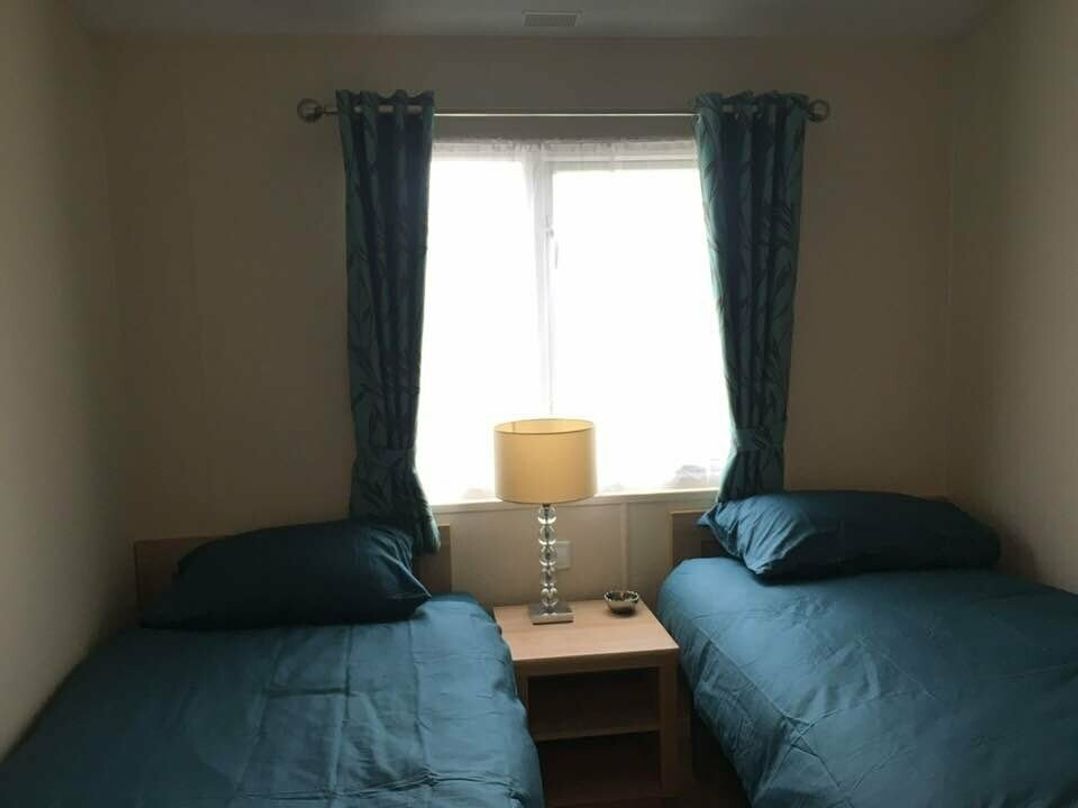 Manor Park Holiday Village - Holiday Accommodation 8164