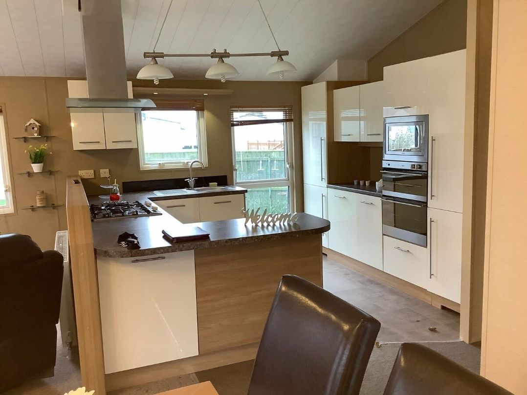 Manor Park Holiday Village - Holiday Accommodation 8252