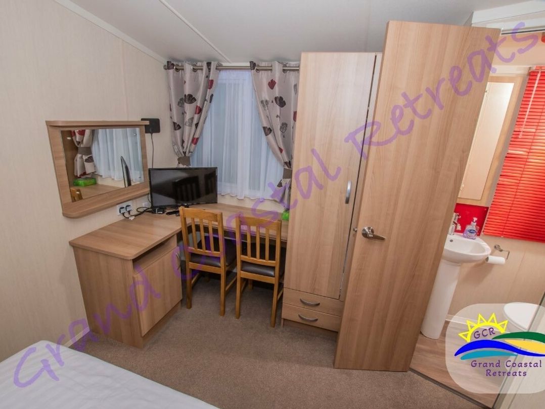 Devon Cliffs Holiday Park - Holiday Accommodation 8305