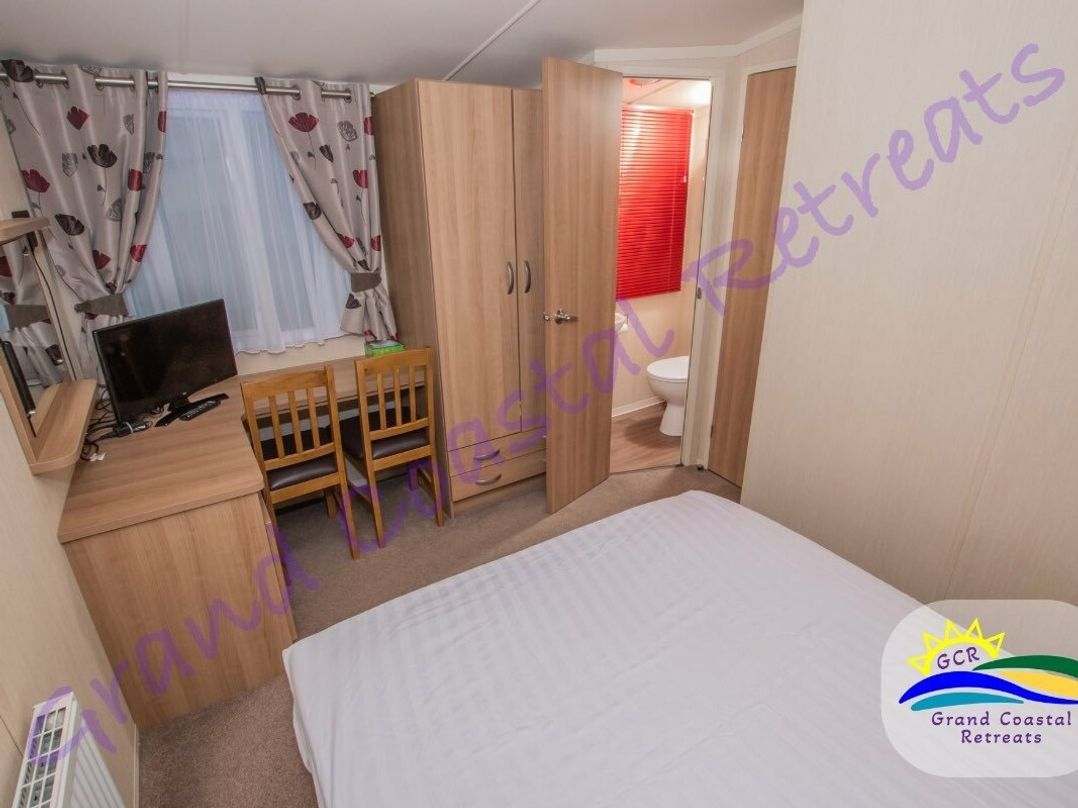 Devon Cliffs Holiday Park - Holiday Accommodation 8305