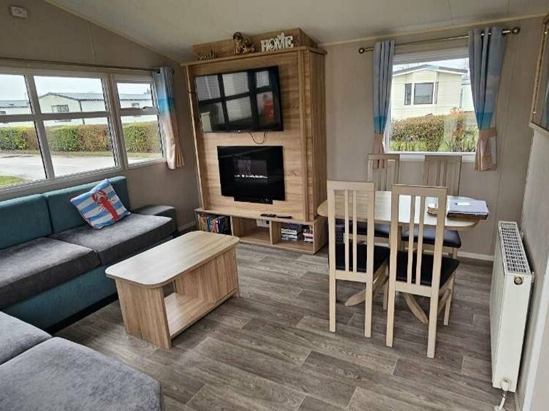 Golden Sands - Holiday Accommodation 8309