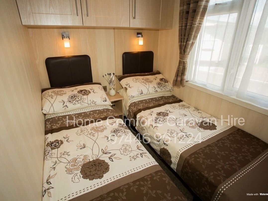 Golden Gate Holiday Centre - Holiday Accommodation 846