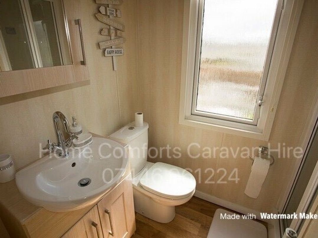 Golden Gate Holiday Centre - Holiday Accommodation 846