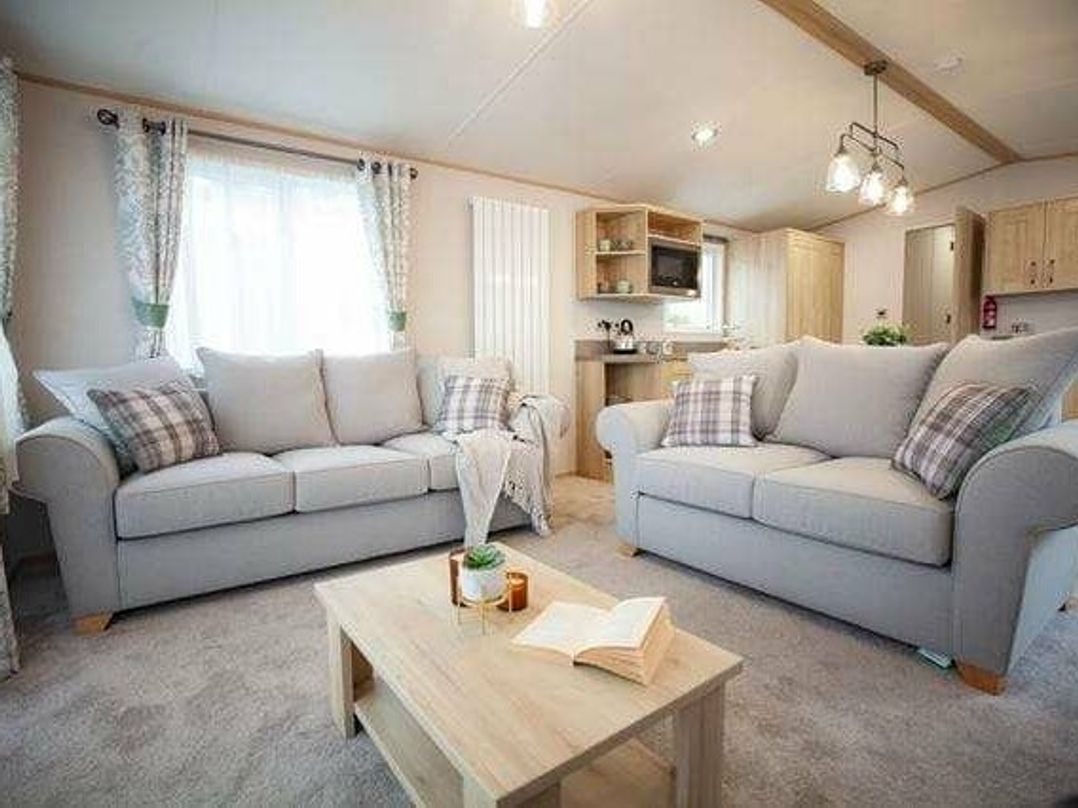 Trecco Bay - Holiday Accommodation 8466