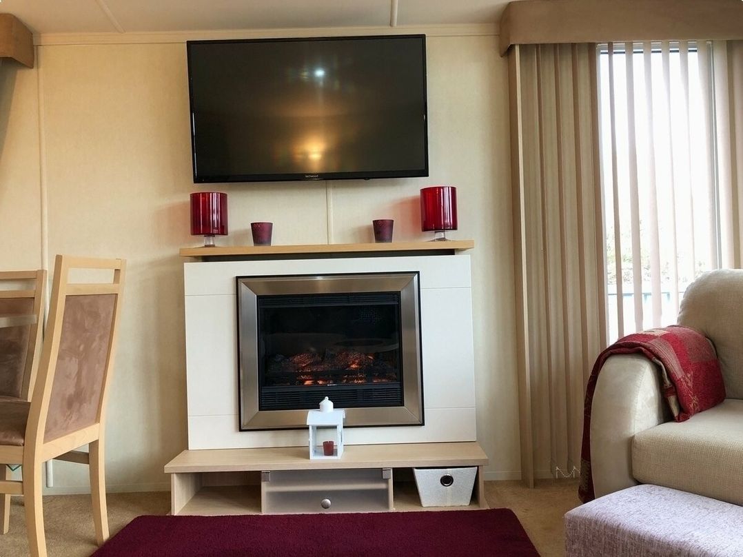 Borwick Lakes - Holiday Accommodation 8595