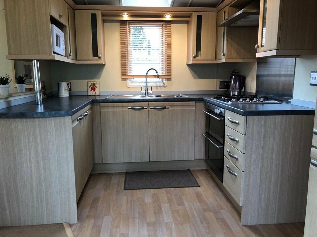 Borwick Lakes - Holiday Accommodation 8595