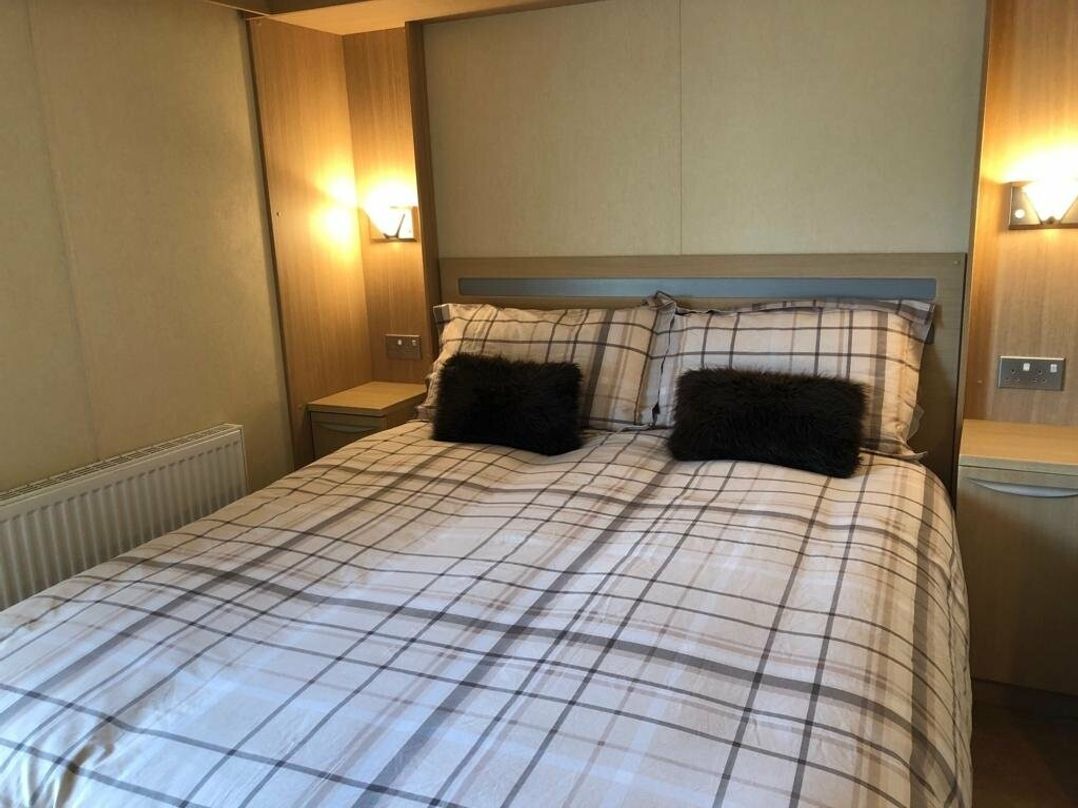 Borwick Lakes - Holiday Accommodation 8595