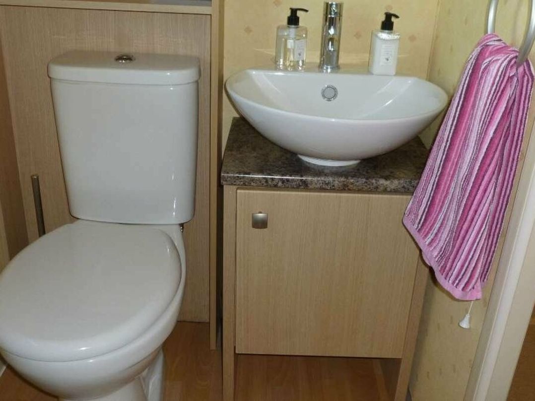 Borwick Lakes - Holiday Accommodation 8595