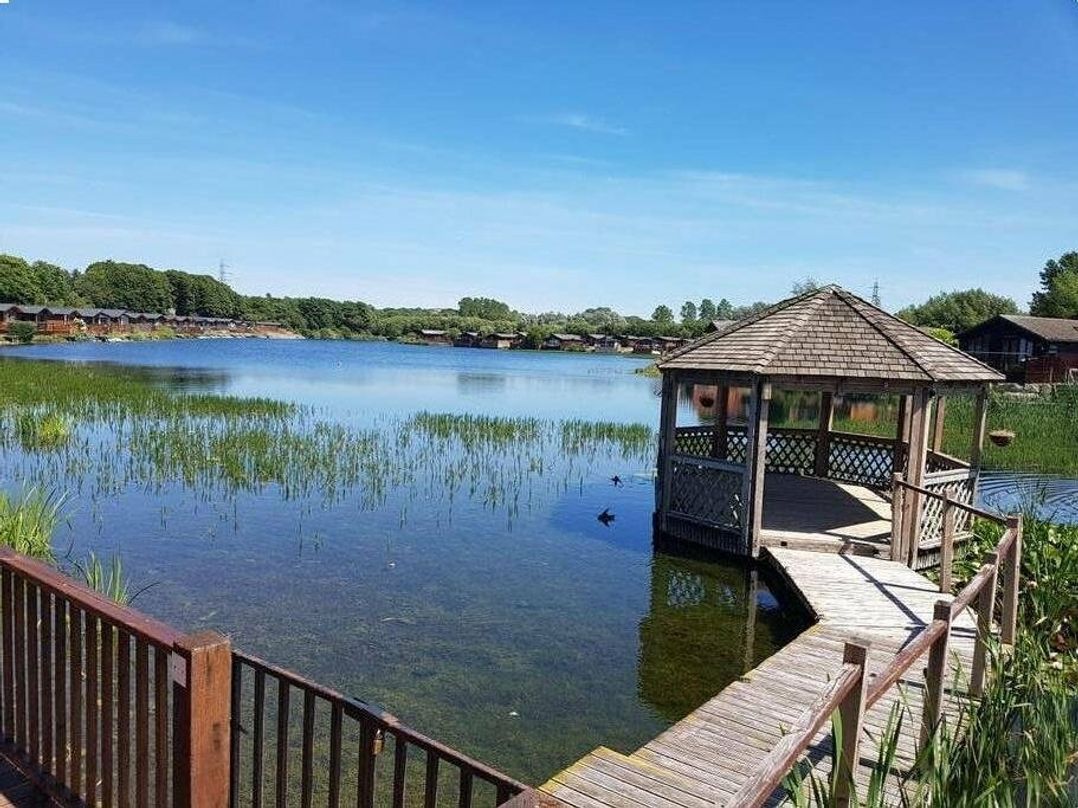 Borwick Lakes - Holiday Accommodation 8595