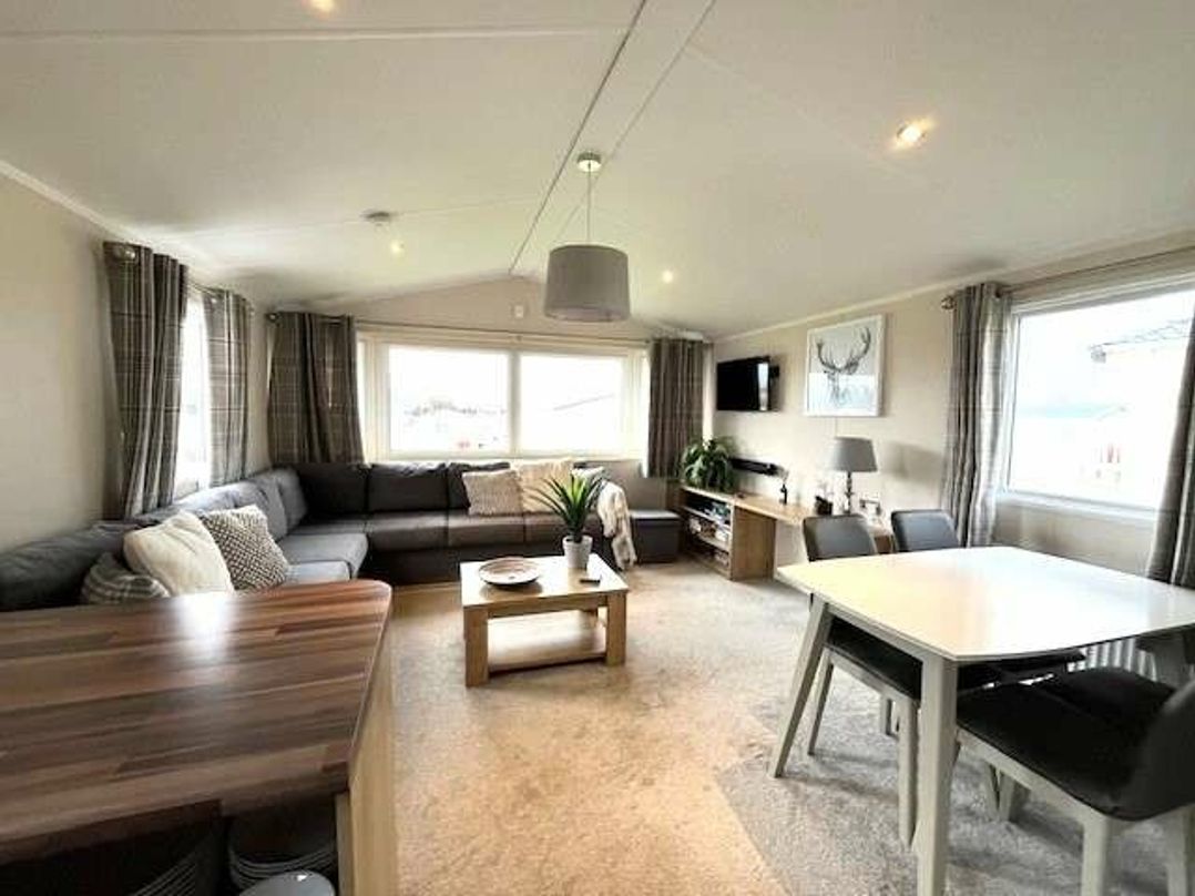Manor Park Holiday Village - Holiday Accommodation 8689