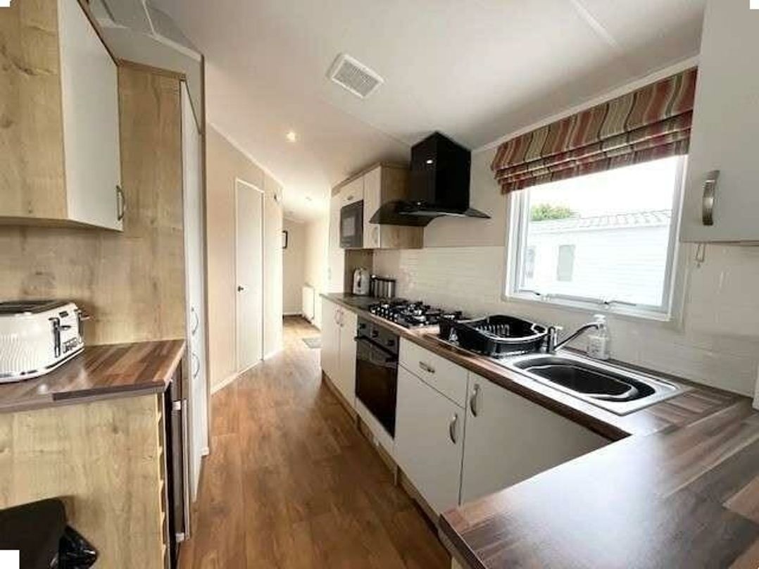 Manor Park Holiday Village - Holiday Accommodation 8689