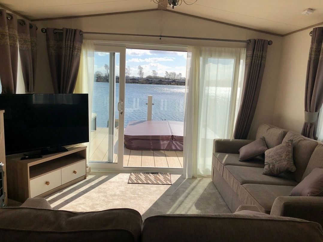 Tattershall Lakes Country Park - Holiday Accommodation 8722