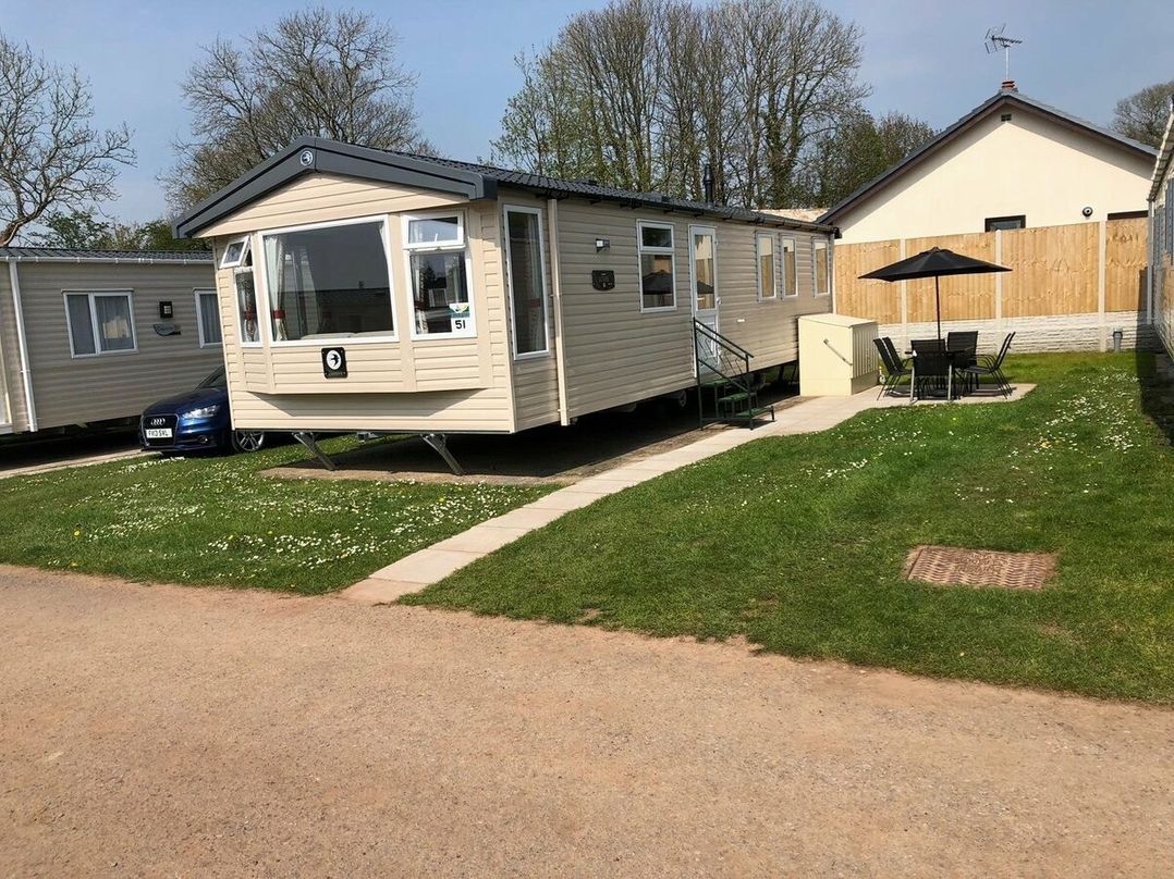 Manorbier Country Park - Holiday Accommodation 8746