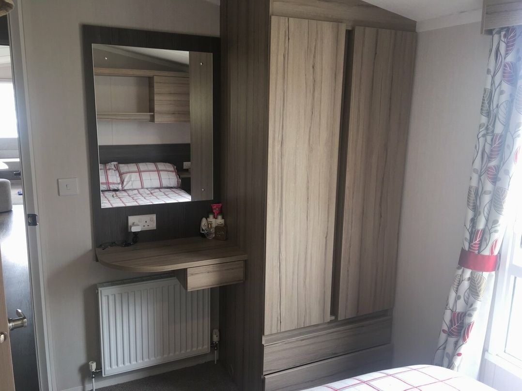 Manorbier Country Park - Holiday Accommodation 8746