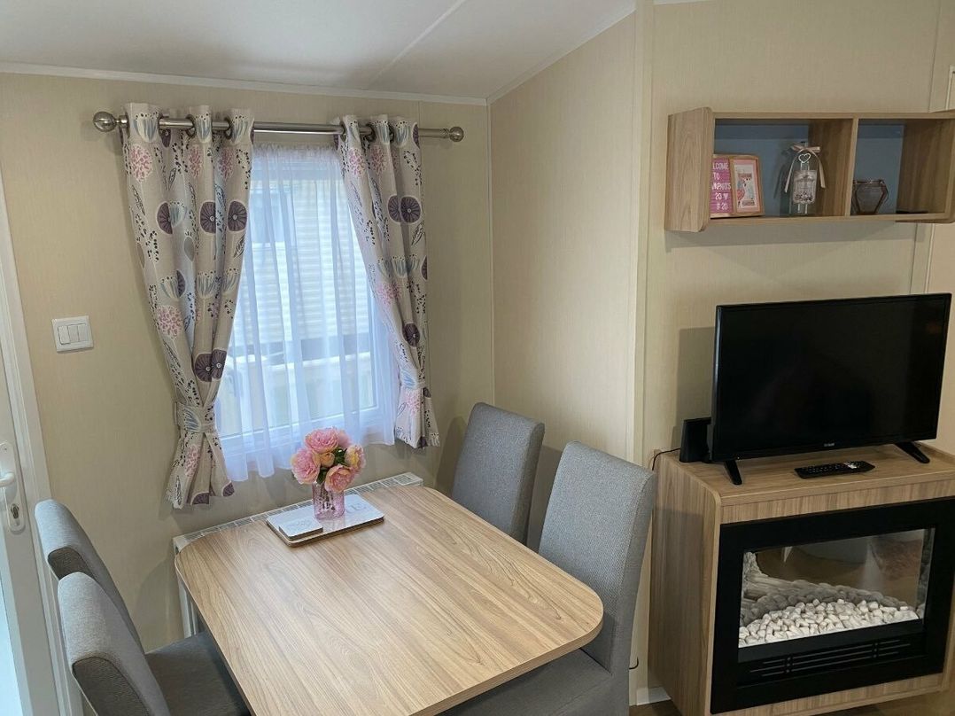 Tattershall Lakes Country Park - Holiday Accommodation 8859