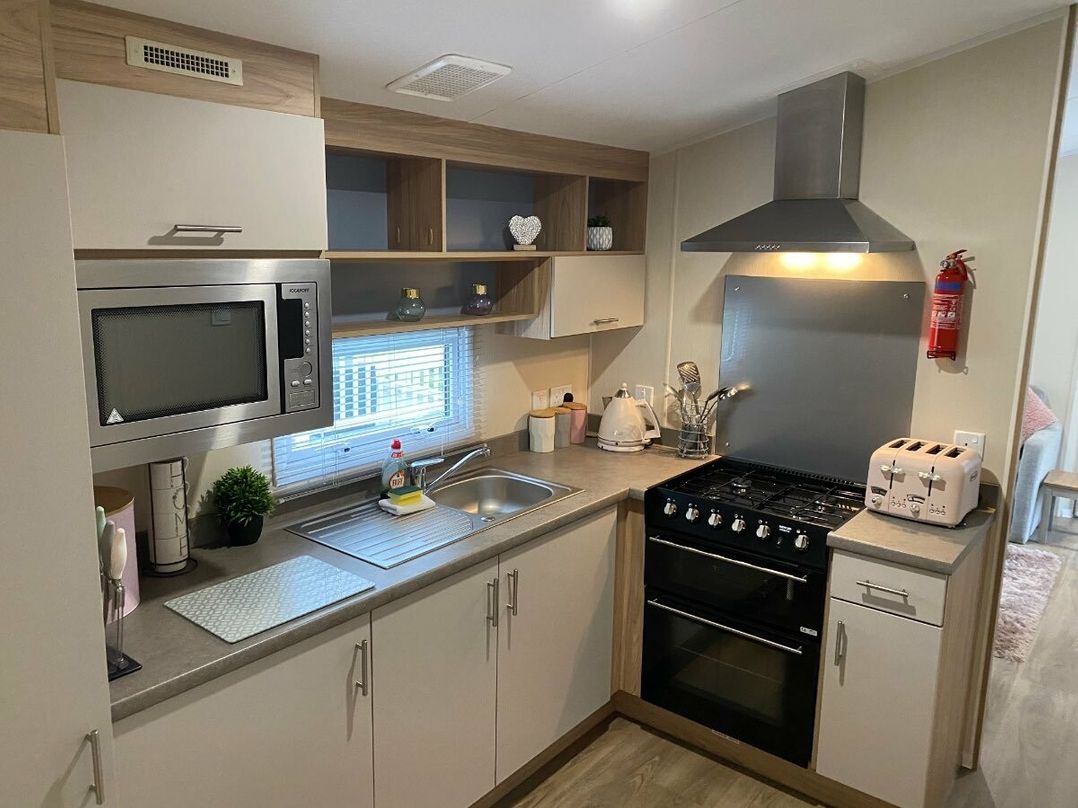 Tattershall Lakes Country Park - Holiday Accommodation 8859