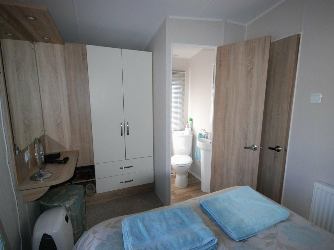 Pinewoods Holiday Park - Holiday Accommodation 9092