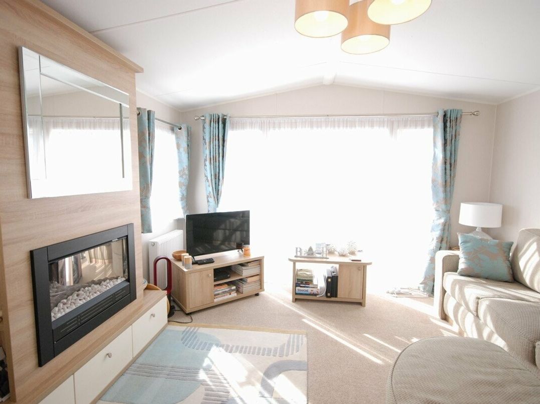 Pinewoods Holiday Park - Holiday Accommodation 9092