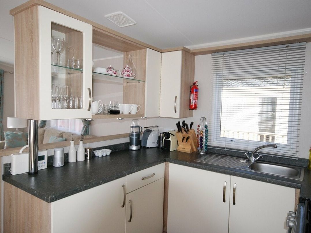 Pinewoods Holiday Park - Holiday Accommodation 9092