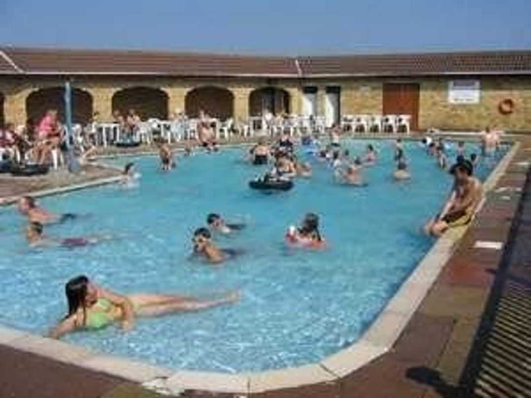 Happy Days Holiday Homes - Holiday Accommodation 9458