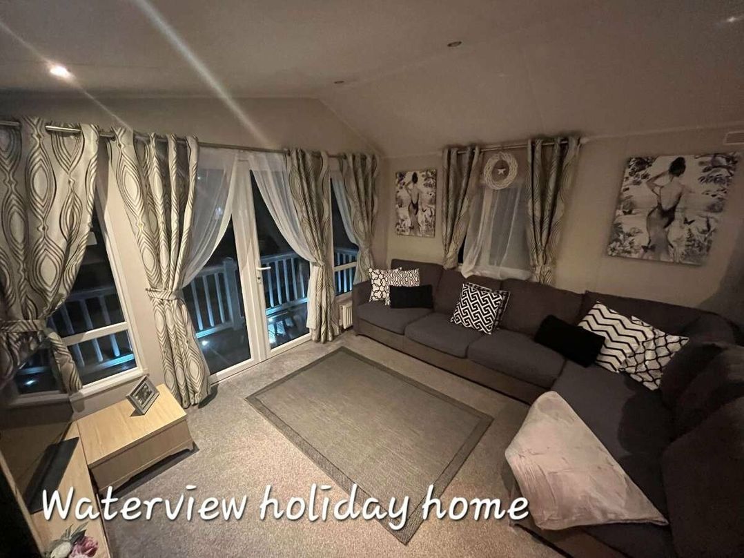 Tattershall Lakes Country Park - Holiday Accommodation 9642