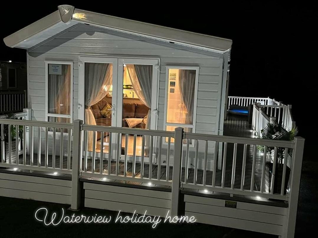 Tattershall Lakes Country Park - Holiday Accommodation 9642