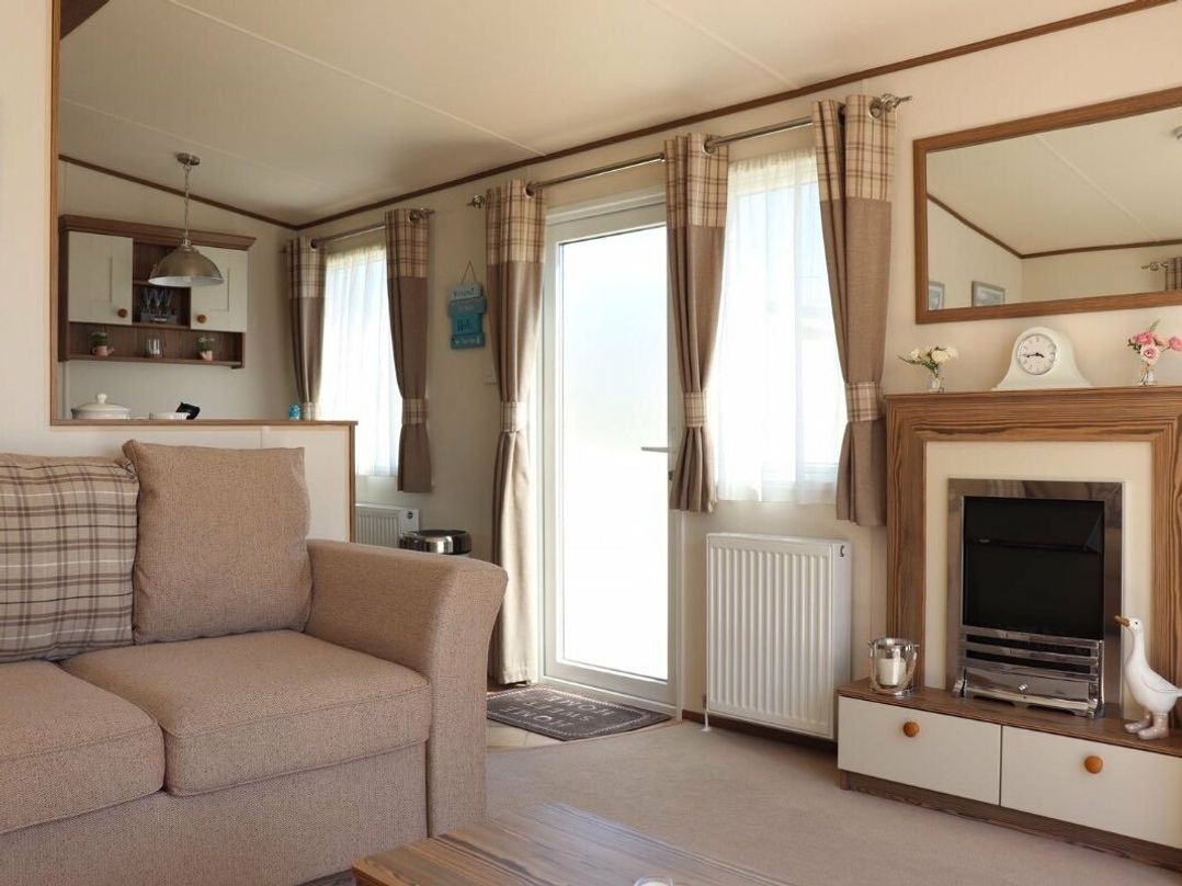 Hoburne Naish - Holiday Accommodation 9778