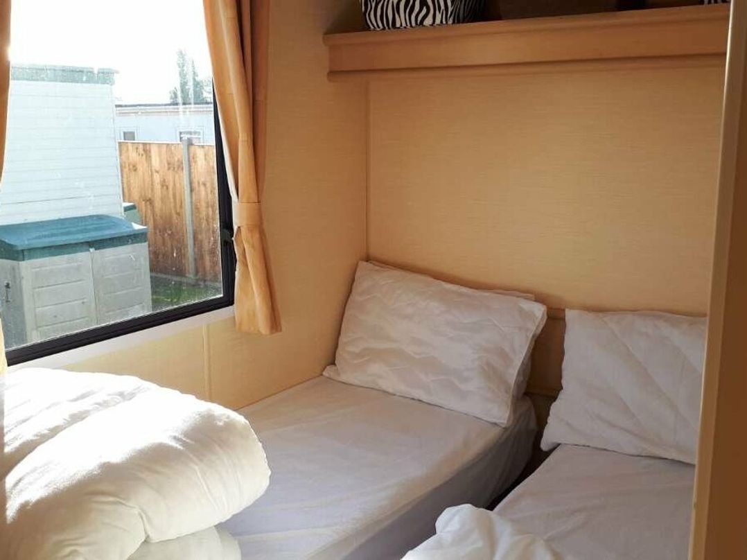 Green Farm Caravan Park - Holiday Accommodation 9807