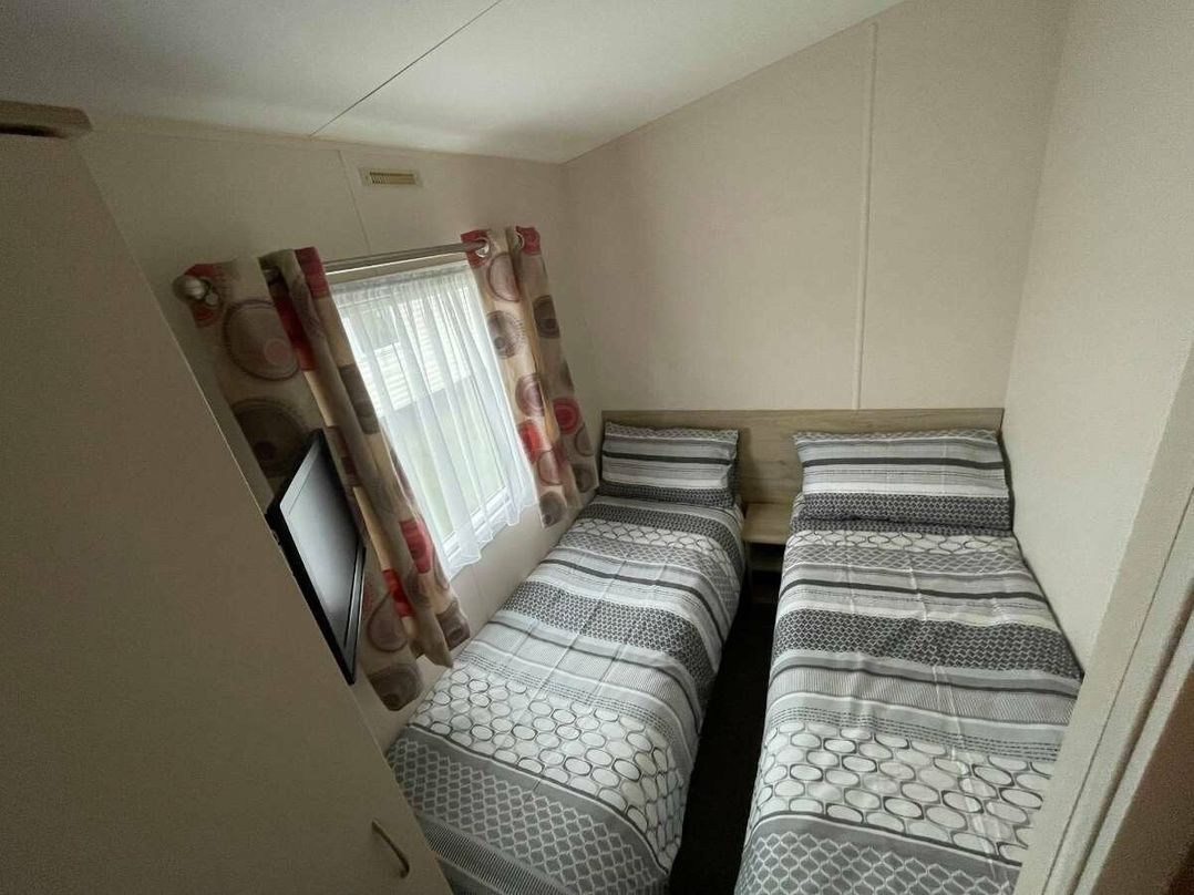 Spring Willows Leisure Park - Holiday Accommodation 9848