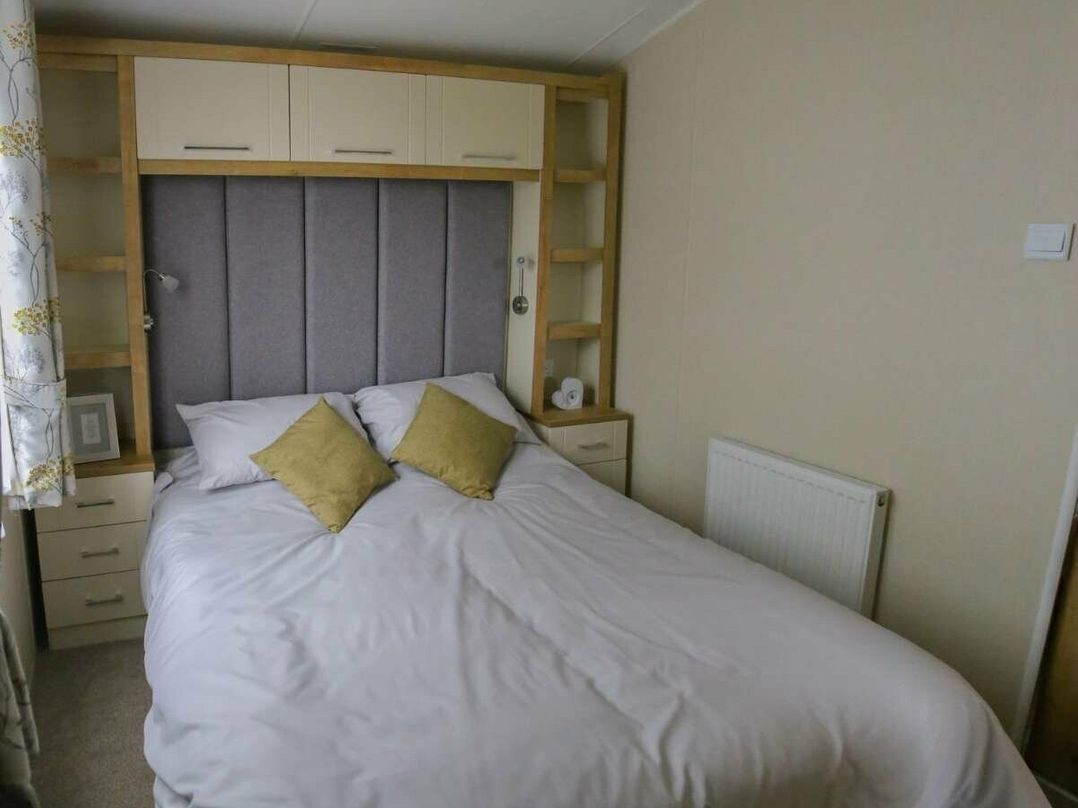 Hoburne Naish - Holiday Accommodation 9884